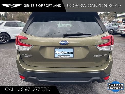 Used 2022 Subaru Forester Premium image 6