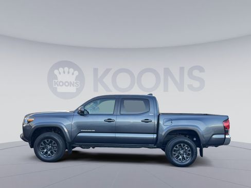 Used 2022 Toyota Tacoma SR5 image 2