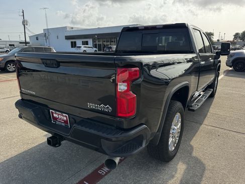 Used 2024 Chevrolet Silverado 2500 High Country AWD/4WD image 8