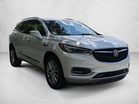 Used 2018 Buick Enclave Premium w/ Experience Buick Package FWD image 3