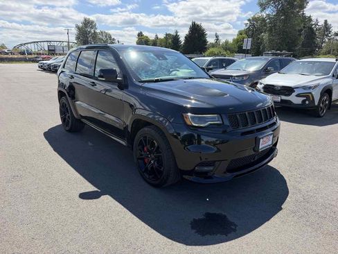 Used 2017 Jeep Grand Cherokee SRT AWD/4WD image 2