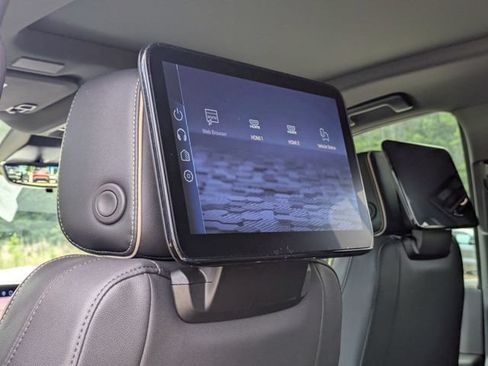New 2026 Chevrolet Suburban Premier AWD/4WD image 31