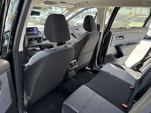 Used 2023 Nissan Rogue SV FWD image 35