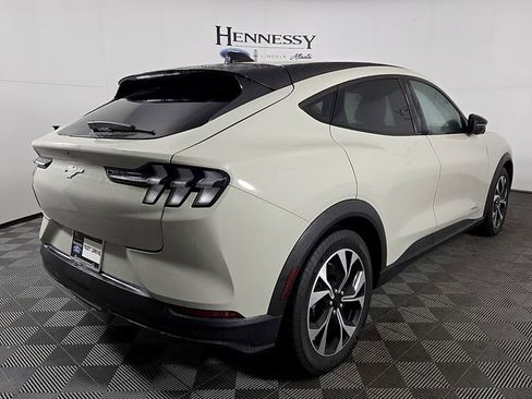 Used 2025 Ford Mustang Mach-E Select w/ Comfort Package Lite image 4