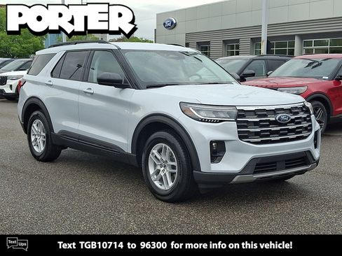 New 2026 Ford Explorer Active w/ Active Comfort Package RWD image 8