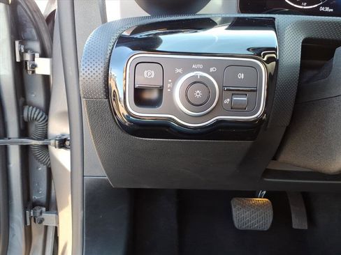 Used 2025 Mercedes-Benz CLA 250 image 10