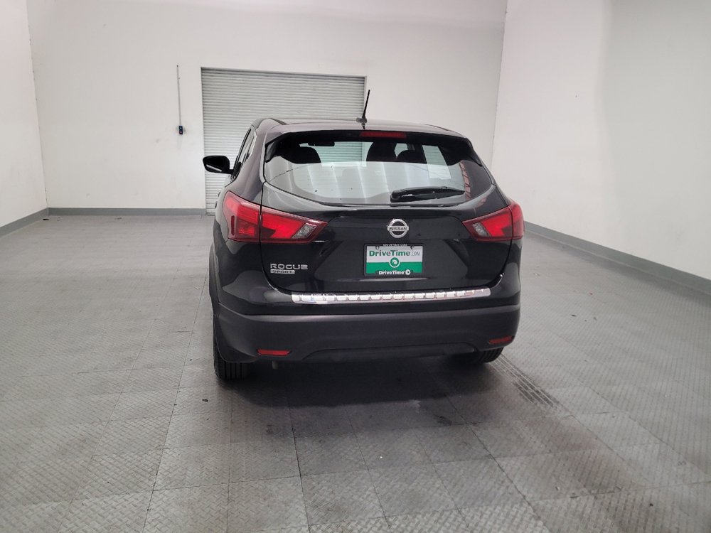 Used 2018 Nissan Rogue Sport S w/ S Appearance Package FWD image 6