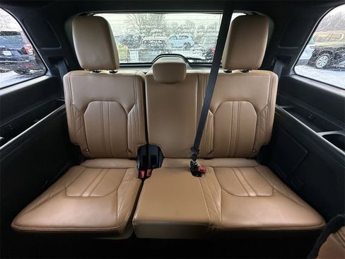 Used 2024 Ford Expedition Platinum image 23