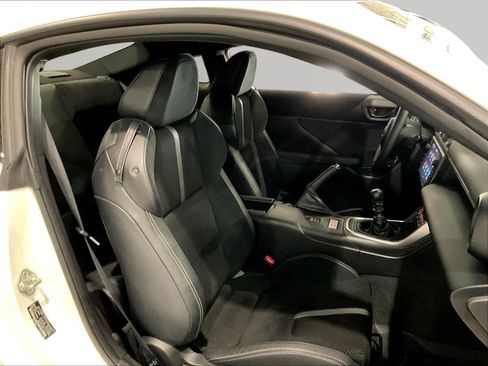 Used 2025 Toyota GR86 Premium w/ Performance Package RWD image 26