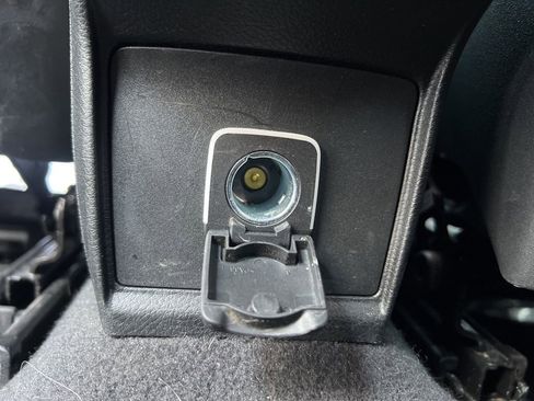 Used 2025 Jeep Compass Limited image 29