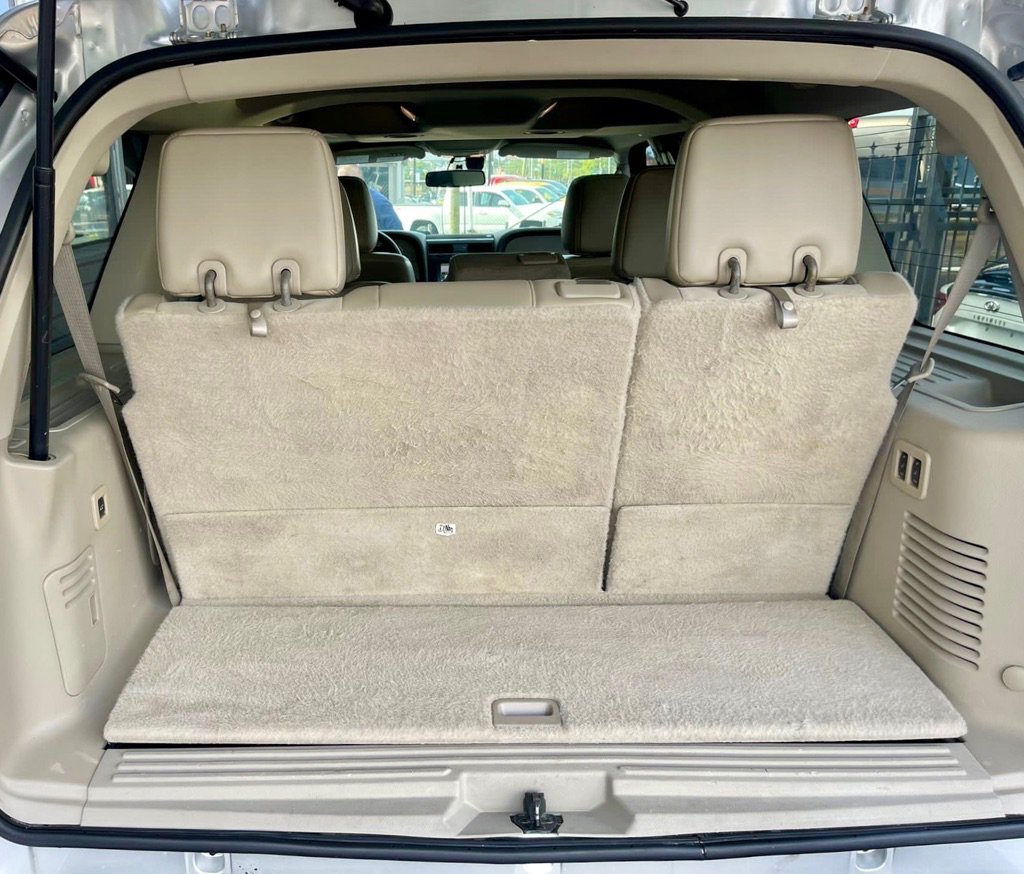 Used 2015 Lincoln Navigator 2WD image 38