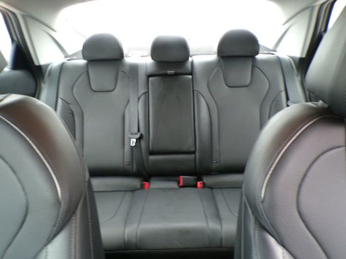 Used 2023 Hyundai Elantra Limited w/ Cargo Package image 11