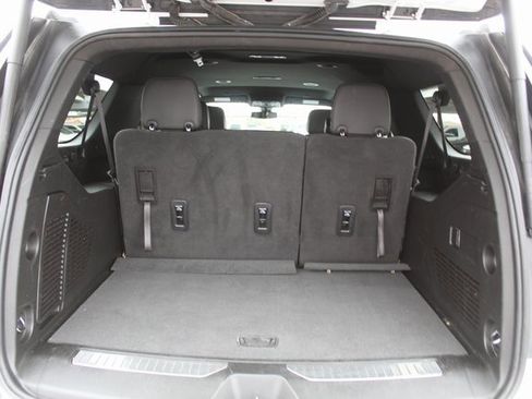 Used 2022 Chevrolet Suburban Z71 image 5