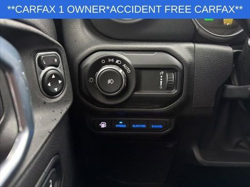 Used 2023 Jeep Wrangler Unlimited Sahara w/ Cold Weather Group image 34