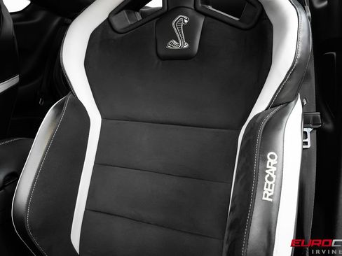 Used 2022 Ford Mustang Shelby GT500 w/ Technology Package RWD image 42