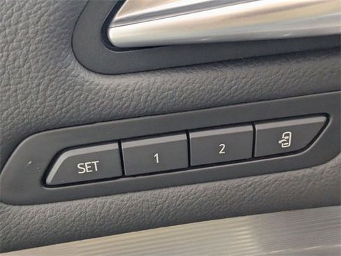 Used 2024 Cadillac XT4 Premium Luxury image 12