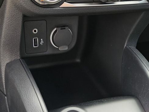 New 2025 Nissan Kicks S image 20