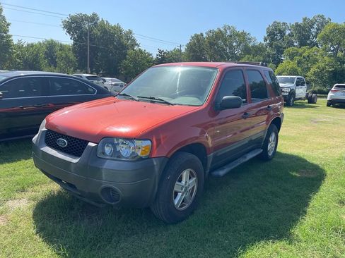 Used 2007 Ford Escape XLS FWD image 2
