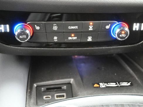 Certified 2023 Buick Enclave Essence w/ Experience Buick Package image 21