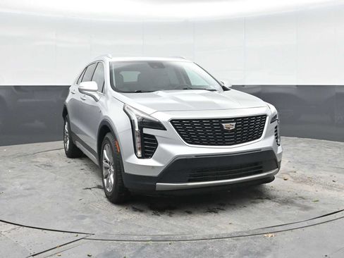 Used 2019 Cadillac XT4 Premium Luxury w/ Enhanced Visibility Package AWD/4WD image 5