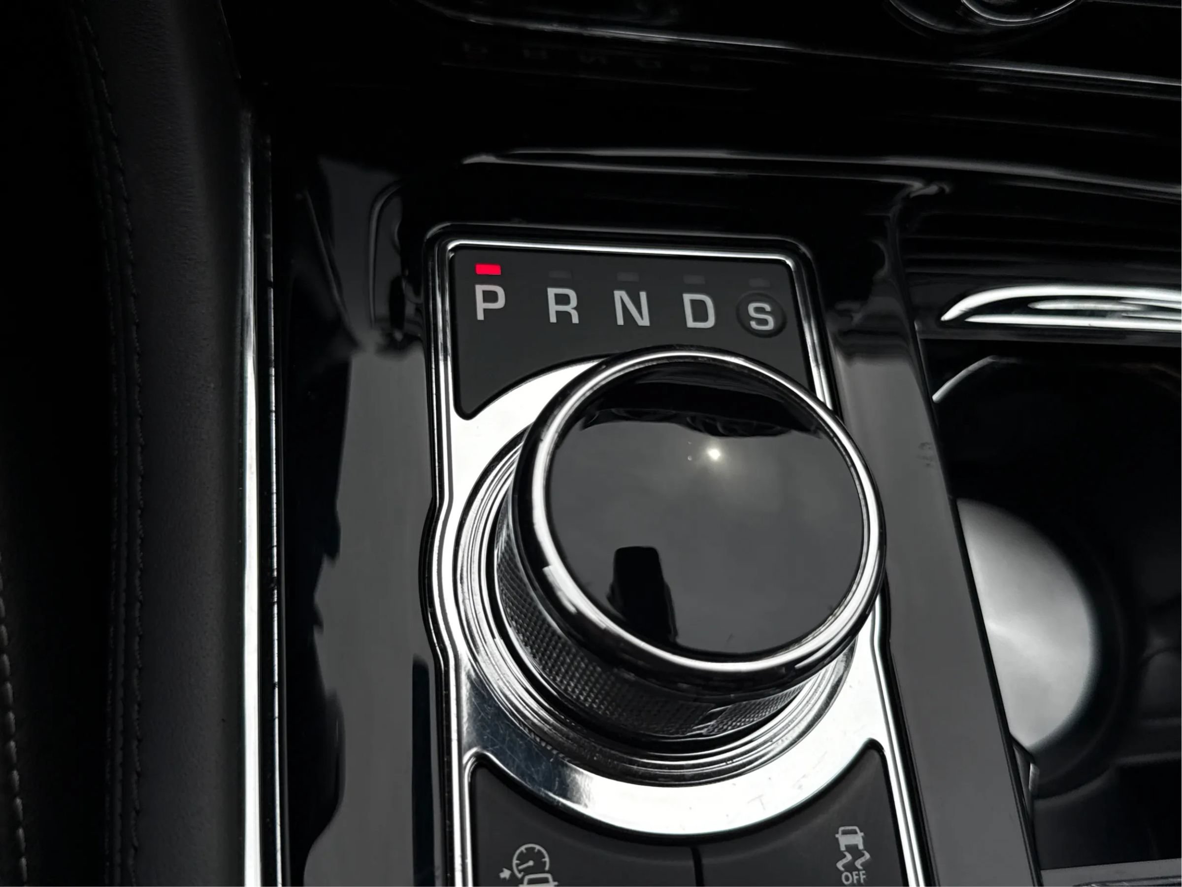 Used 2017 Jaguar XJ L Portfolio RWD image 34