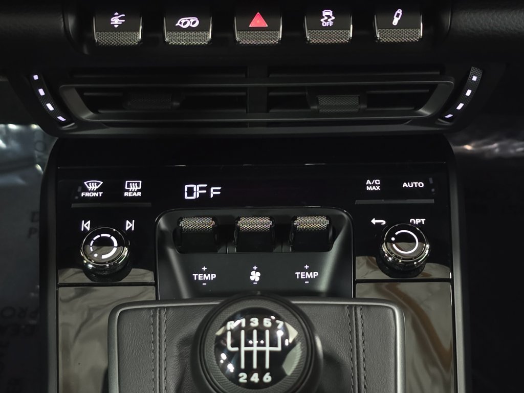 Certified 2024 Porsche 911 Carrera T RWD image 19
