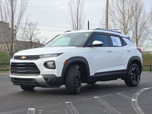 Used 2022 Chevrolet TrailBlazer LT w/ Convenience Package image 18