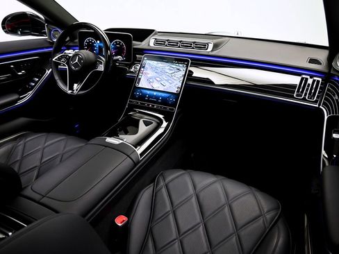 Used 2024 Mercedes-Benz Maybach S 680 4MATIC image 16