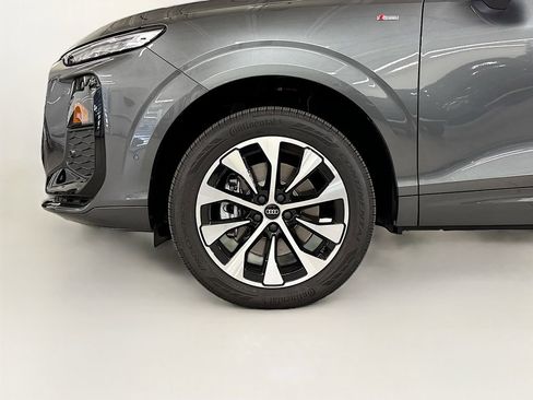 New 2026 Audi Q3 quattro 2.0T AWD/4WD image 24