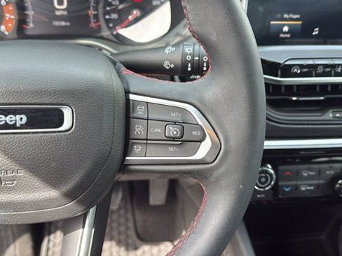 Certified 2025 Jeep Compass Trailhawk w/ Trailhawk Convenience Group AWD/4WD image 17