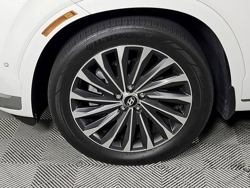 Used 2023 Hyundai Palisade Calligraphy image 8