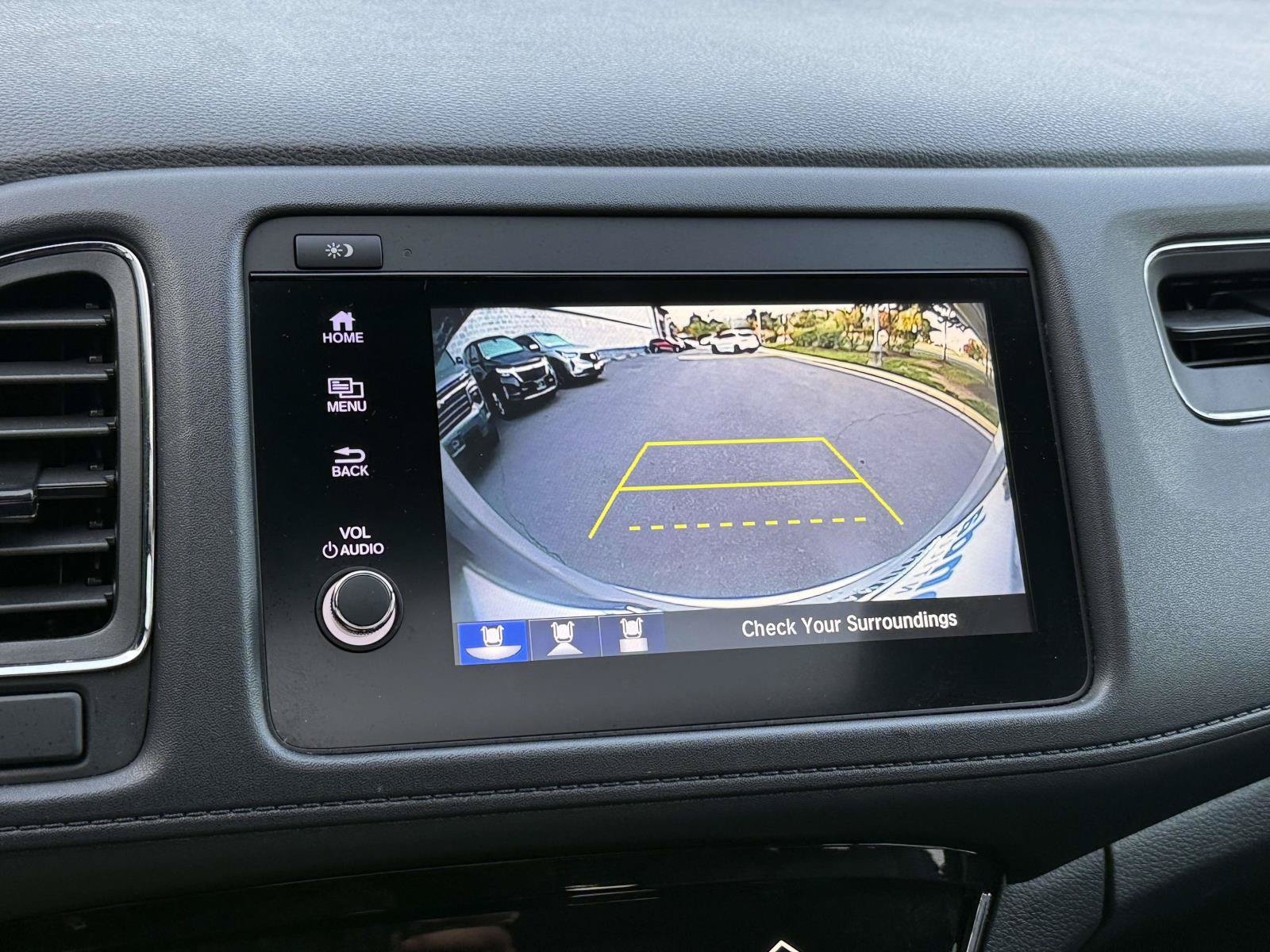 Used 2020 Honda HR-V Touring image 11