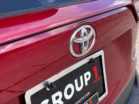 Used 2025 Toyota RAV4 LE AWD/4WD image 32