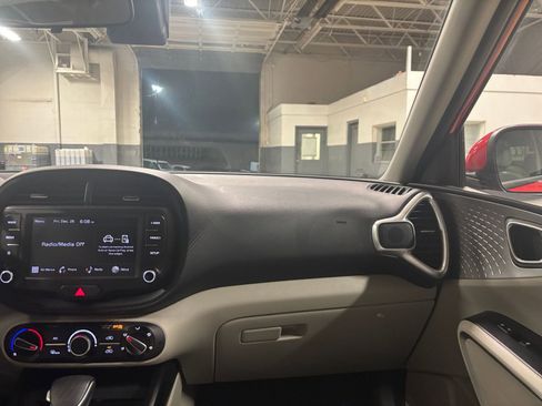 Used 2025 Kia Soul LX w/ LX Technology Package image 33