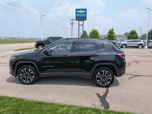 Used 2022 Jeep Compass Limited AWD/4WD image 10