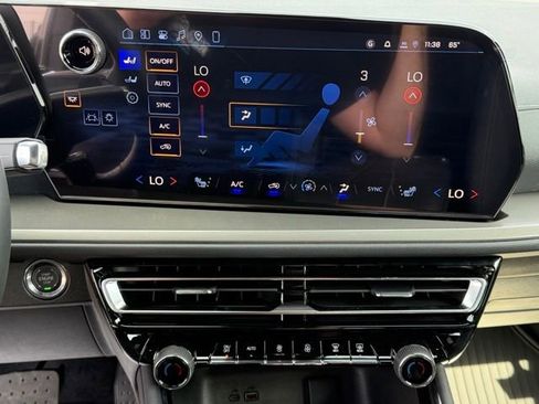 New 2026 Chevrolet Traverse LT image 29