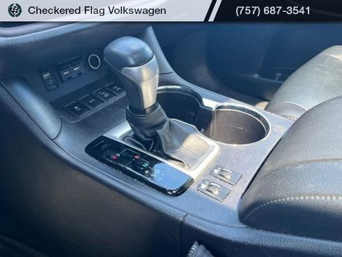 Used 2019 Toyota Highlander XLE AWD/4WD image 46