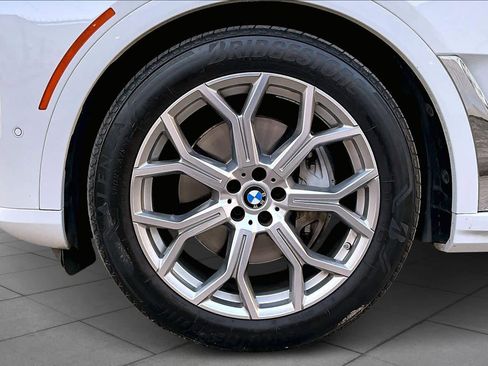 Used 2023 BMW X7 xDrive40i w/ Executive Package image 10