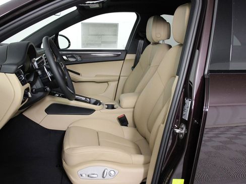 New 2026 Porsche Macan image 5