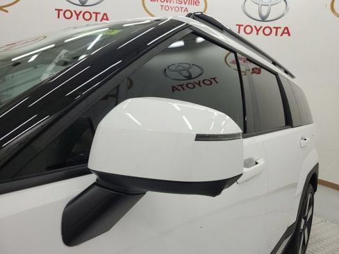 Used 2025 Hyundai Santa Fe Limited FWD image 13