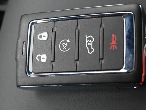 Used 2025 Jeep Grand Cherokee L Summit image 38