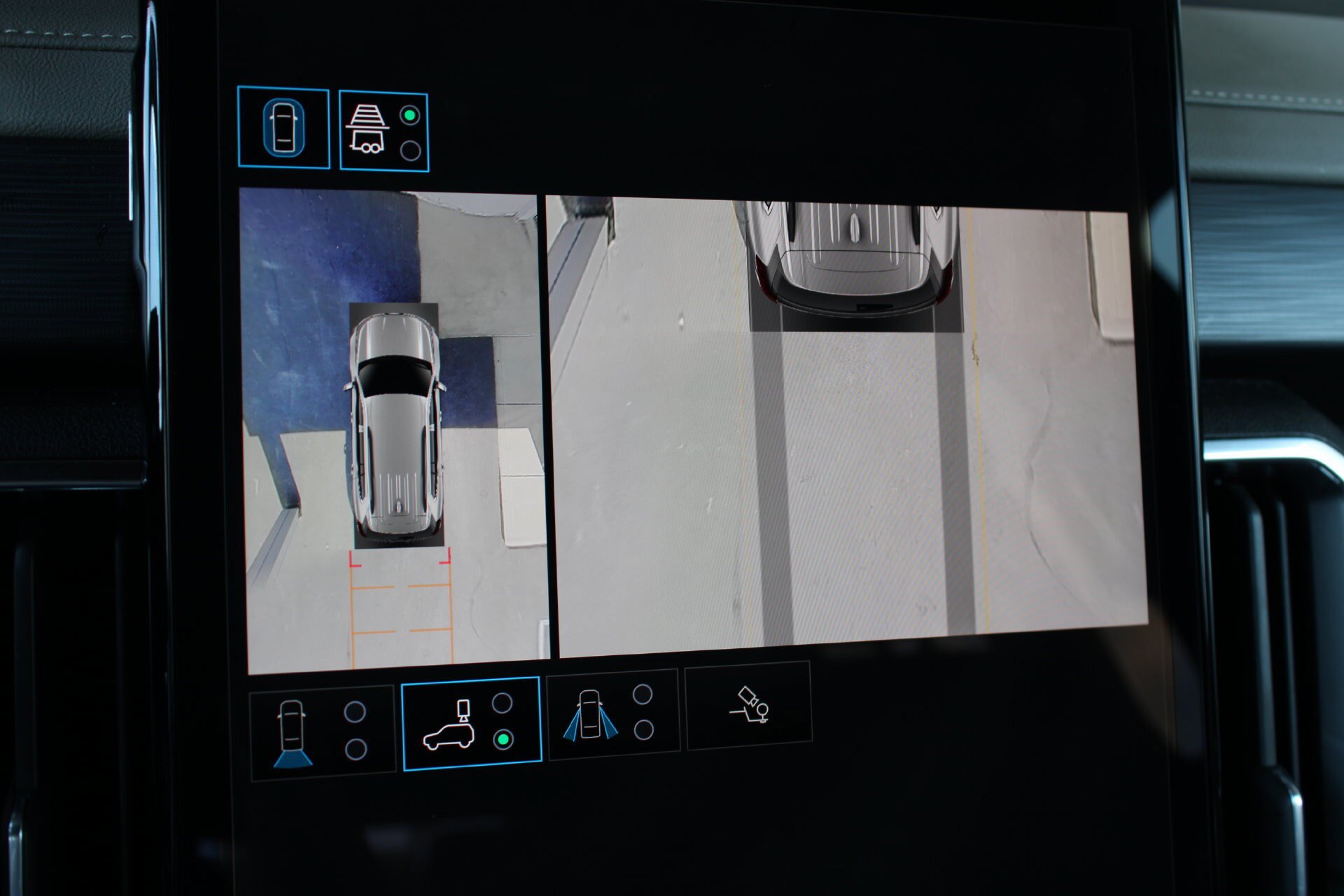 Used 2026 GMC Acadia Elevation w/ Elevation Premium Package FWD image 36