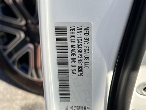 Used 2024 Jeep Wagoneer L Series II w/ Flexible Seating Group image 37