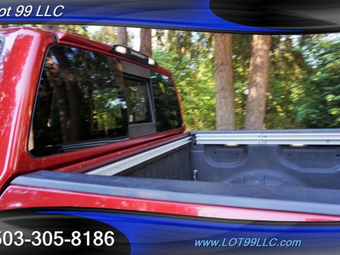 Used 2017 Nissan Titan SL image 15