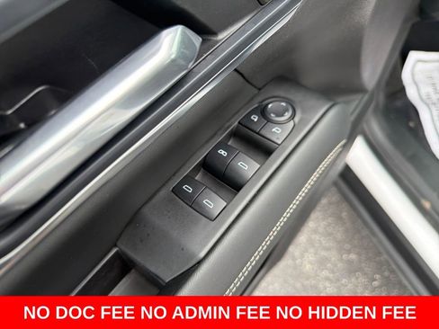 Used 2025 GMC Terrain Elevation w/ Technology Package II AWD/4WD image 12