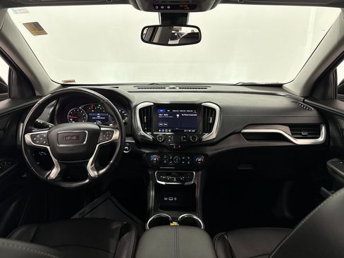 Used 2022 GMC Terrain SLT image 2