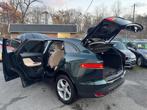 Used 2017 Jaguar F-PACE Premium image 10