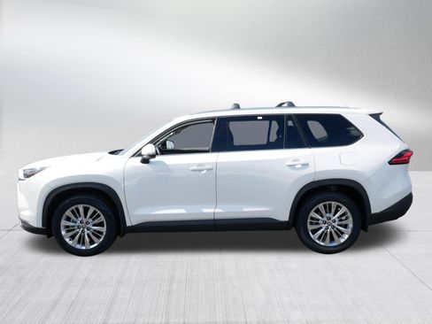 Certified 2024 Toyota Grand Highlander AWD image 4