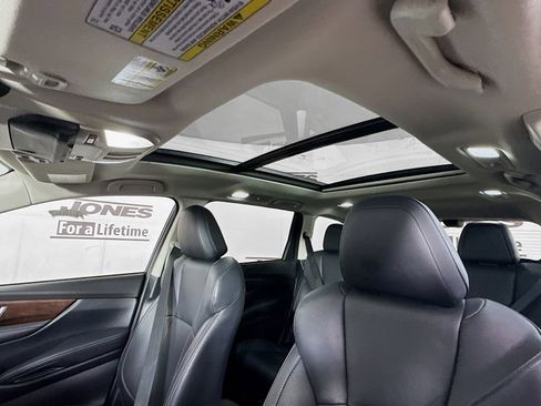 Used 2023 Subaru Ascent Touring AWD/4WD image 12