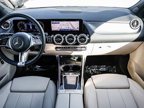 Certified 2025 Mercedes-Benz GLA 250 4MATIC image 10